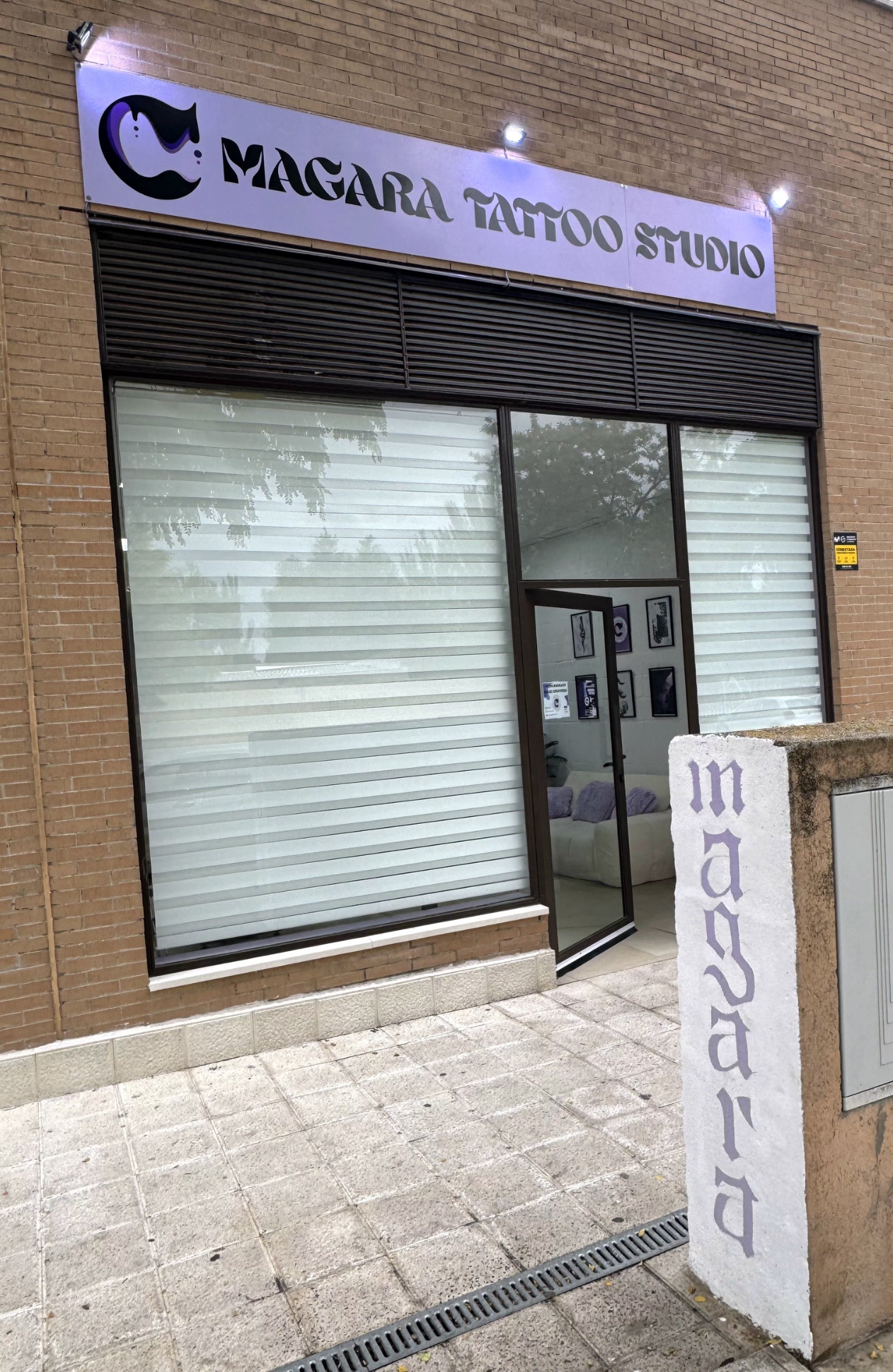 Exterior del estudio de Magara Tattoo Studio en Humanes de Madrid